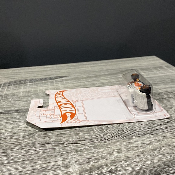 Hot Wheels | 52nd Anniversary #2/6: ‘32 Ford - 1:64 Scale Die Cast - Picture 3 of 10